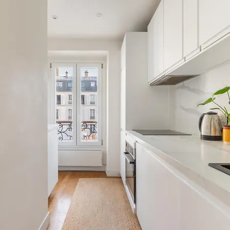 Bright And Comfortable Parisian Apartman *